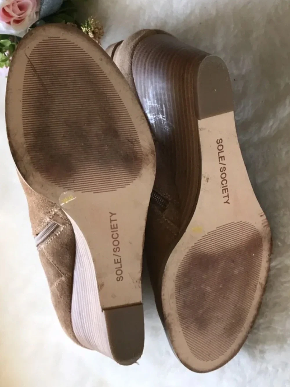 Sole society Peytal tan suede wedge ankle boots 9